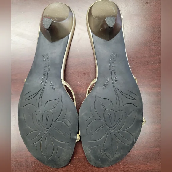 Kenneth Cole Reaction itten Heel - Picture 2 of 7